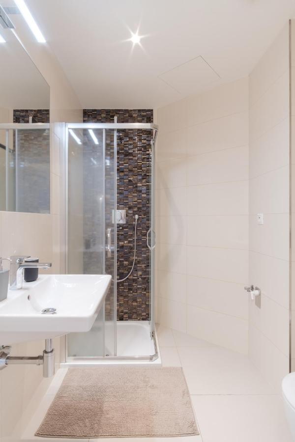 Luminous Apartment For 2 Near Wenceslas Square By Prague Days Exterior foto